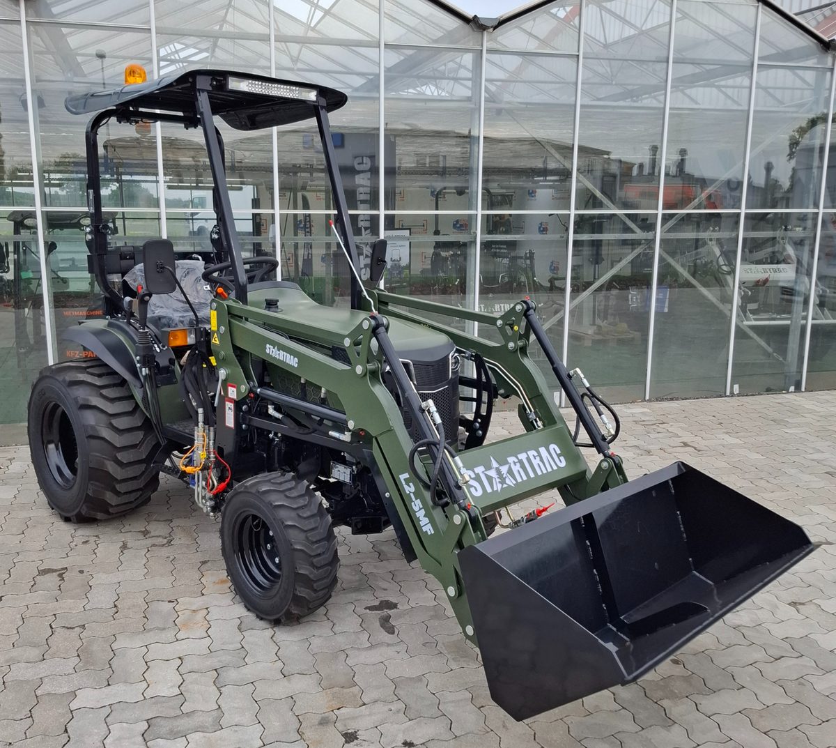 Startrac 26 · Frontlader / Industriebereifung